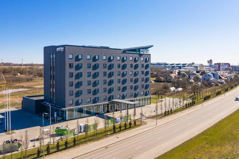 Park Inn By Radisson Vilnius Airport Hotel & Conference Centre Екстериор снимка