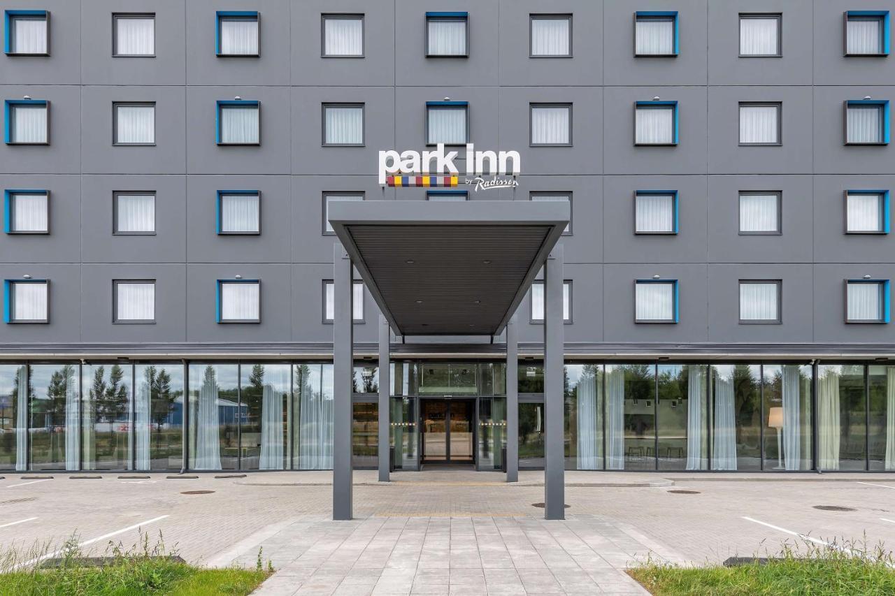 Park Inn By Radisson Vilnius Airport Hotel & Conference Centre Екстериор снимка