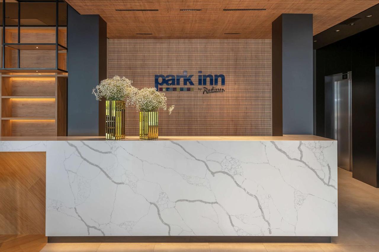 Park Inn By Radisson Vilnius Airport Hotel & Conference Centre Екстериор снимка